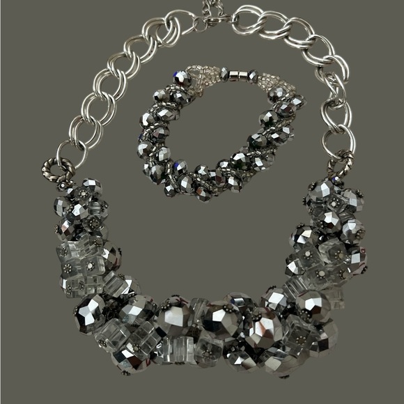 Gorgeous, silver, and sparkly chunky necklace with matching magnetic bracelet - Picture 2 of 2